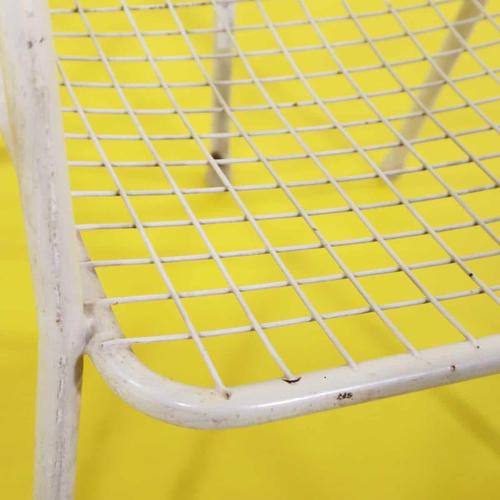 Industrial White Metal Garden Chairs with Mesh Structure, 1970s, Set of 4 For Sale - Image 3 of 7