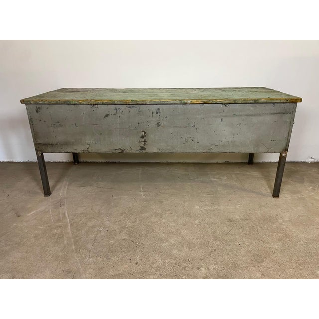 Industrial Workbench in Wood, in Good conditions. Designed 1950 to 1959