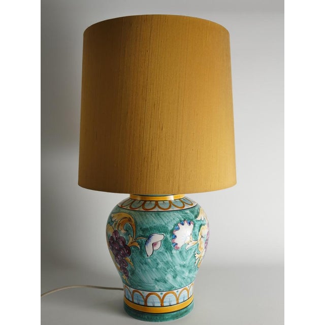 Deruta Porcelain Table Lamp with Hand-Painted Grape Decoration, Italy, 1960s For Sale - Image 5 of 17