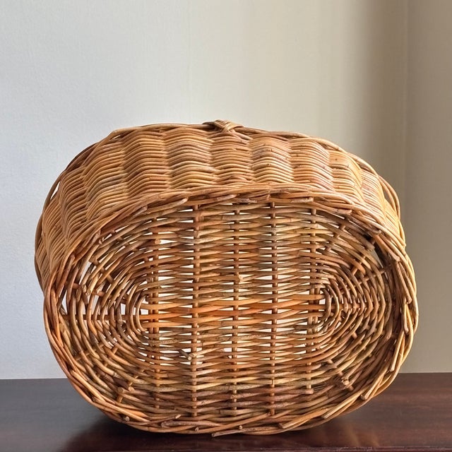 Large French-Style Wicker Picnic Basket For Sale - Image 11 of 15
