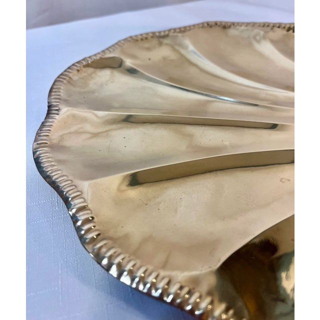 Mid 20th Century Vintage Hollywood Regency Polished Brass Hand Hammered Repousse Shell Wall Pocket For Sale - Image 5 of 9