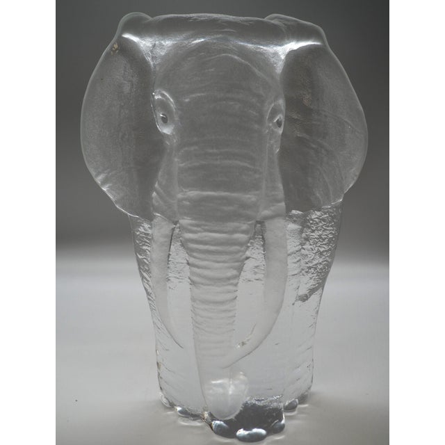 Handcrafted Glass Elephant by Mats Jonasson for Målerås Glasbruk, 1970s For Sale - Image 9 of 9