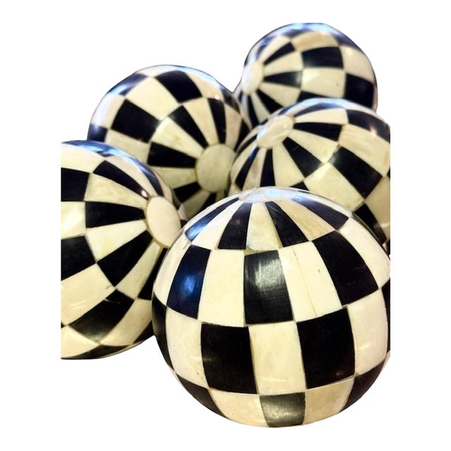 19th Century Victorian Horn and Bone Tessellated Carpet Balls - Set of 6 For Sale