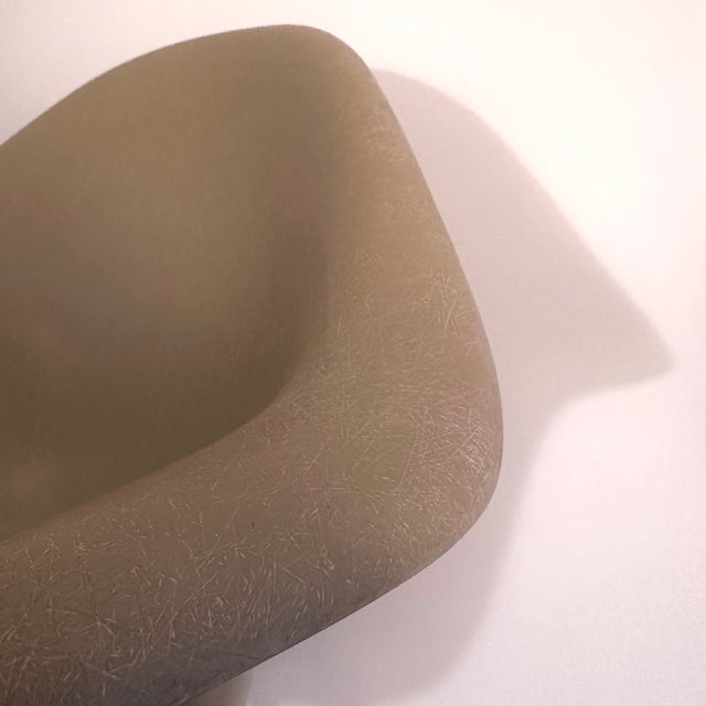 Metal Lounge Chair by Charles and Ray Eames for Hermann Miller, 1952 For Sale - Image 7 of 8