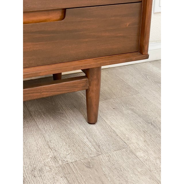 Beautiful mid century modern walnut dresser manufactured by Drexel professionally restored