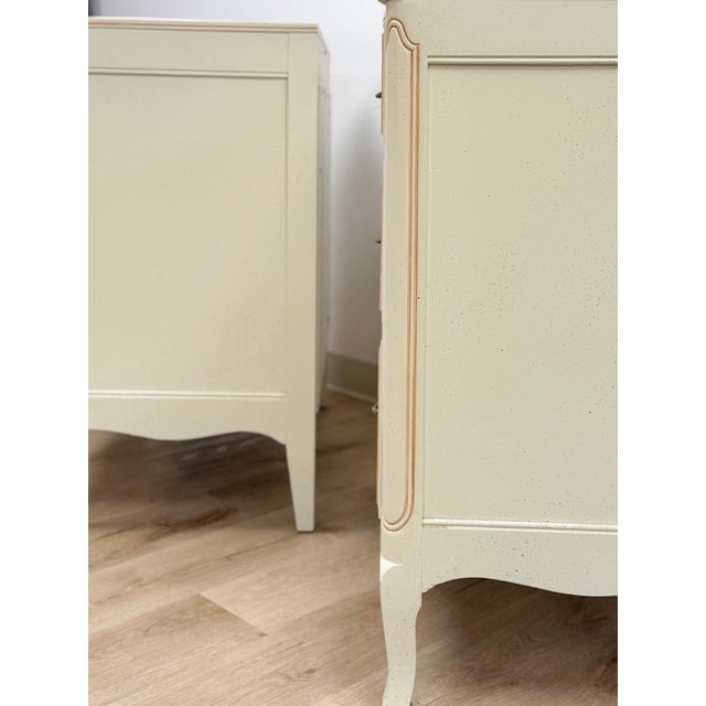 Vintage Pair of Chests French Provincial White 3 Drawer Cabriole Leg Nightstands For Sale - Image 9 of 18