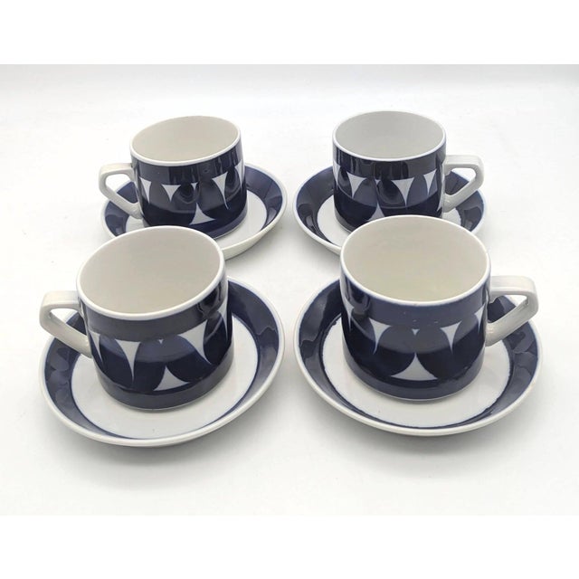 Ceramic Mid 20th Century Arabia of FInland "Sotka" 6-Piece Dinnerware Designed by Raija Uosikkinen, a Set of 25 Pieces For Sale - Image 7 of 18