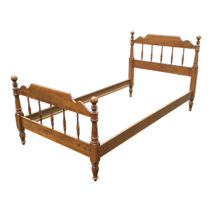 1980s Ethan Allen Heirloom Collection Traditional Solid Maple Twin Spindle Bed Frame