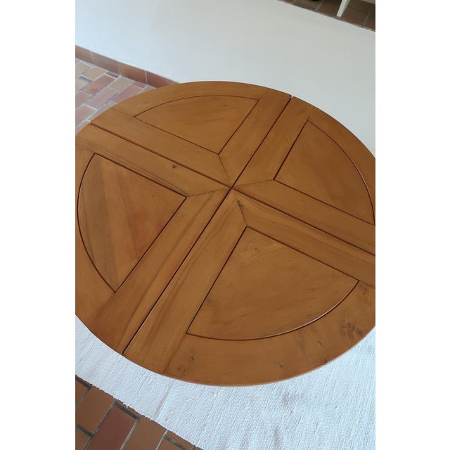 Rustic Round Extending Dining Table in Elm attributed to Maison Regain, France, 1980s For Sale - Image 3 of 15