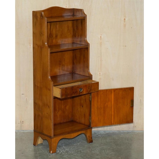 Vintage English Flamed Hardwood Waterfall Bookcases with Cupboard Bases, Set of 2 For Sale - Image 11 of 18