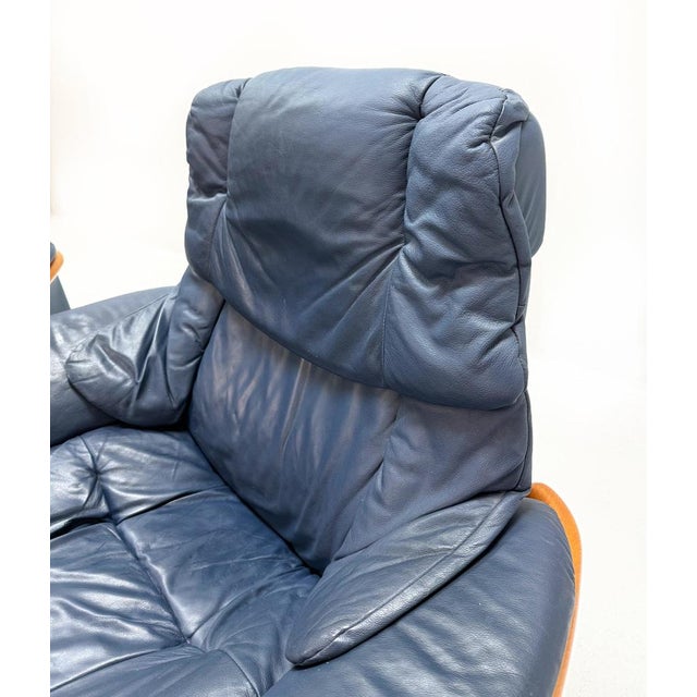 Animal Skin Vintage Adjustable Swivel Chairs in Blue Leather and Beech from Ekornes Stressless, 1980s, Set of 2 For Sale - Image 7 of 17