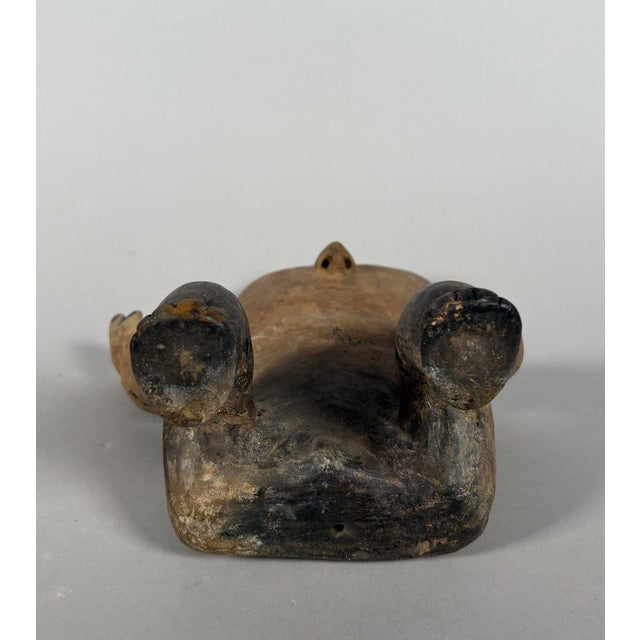 Classical Roman Quimbaya culture, Colombia, circa 500-1500 AD. Sculpture of a chieftain. For Sale - Image 3 of 6