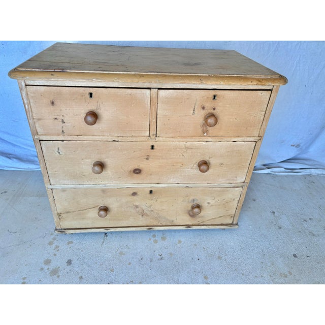 Late 19th Century Late 19th Century English Pine Chest of Drawers For Sale - Image 5 of 12
