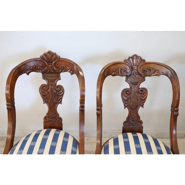 Dining Chairs in Carved Walnut, Early 19th Century, Set of 4 For Sale - Image 14 of 15
