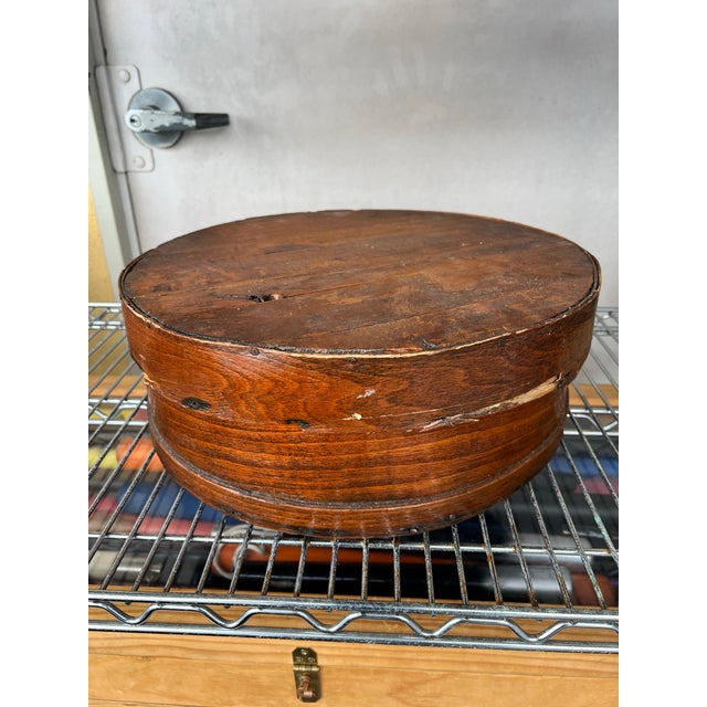 American Early 20th Century Antique Primitive Shaker Style Bentwood Round Box For Sale - Image 3 of 7