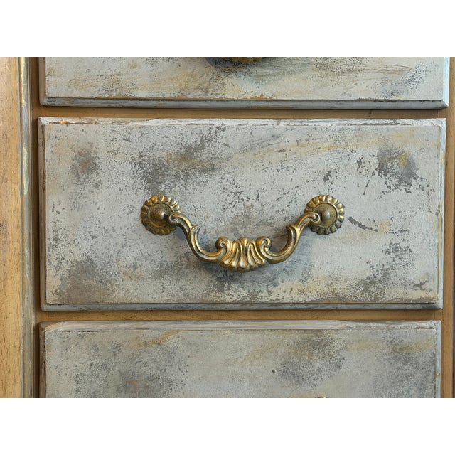 Ivory Vintage French Provincial 12-Drawer Serpentine Dresser • 73” Long • Hand-Carved Details • Taupe, Ivory & Antique Gold For Sale - Image 8 of 14
