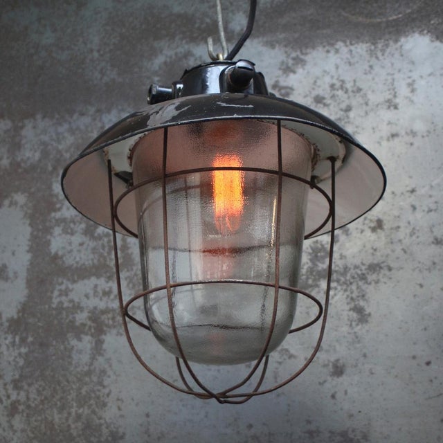 Black enamel industrial pendant lamp clear frosted glass E27 / E26 Up to 250V (Europe/UK Standard).The wiring of this item...