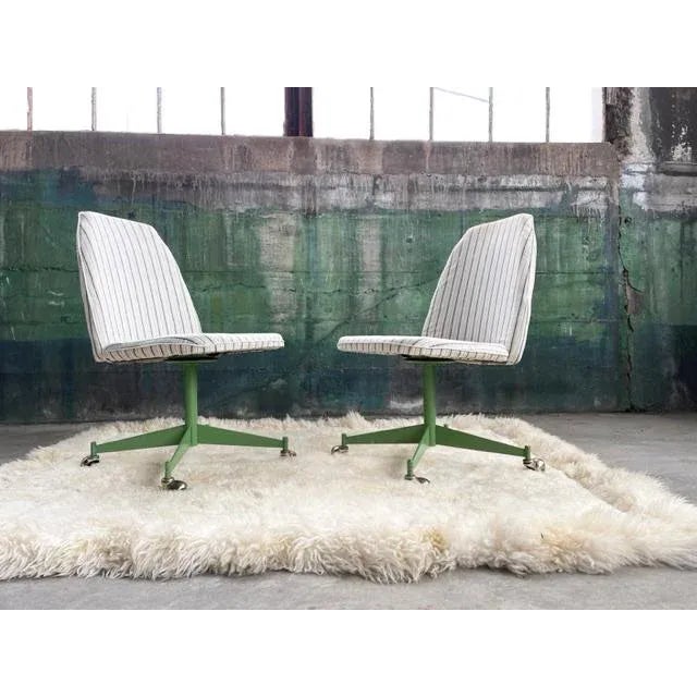 Gorgeous and incredibly unique 1960s vintage rolling chairs with metal green bases! Nice cushioned seat and seat back, in...