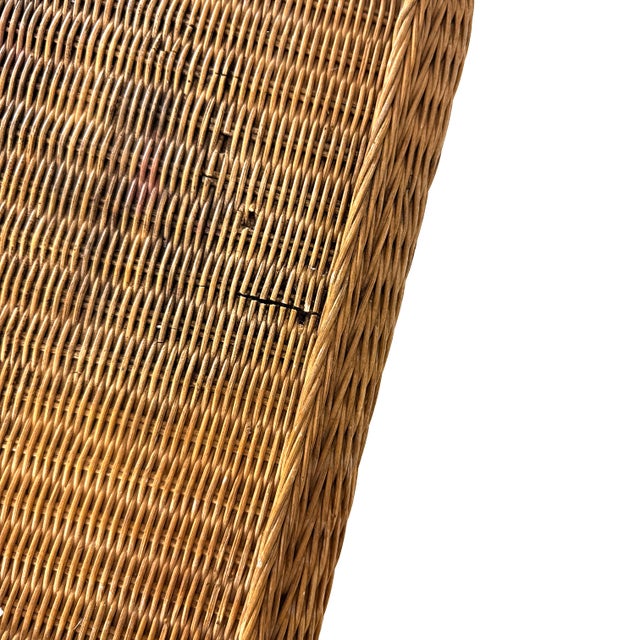 Vintage 1960s Tall Wicker Plant Stand W/ Wavy Cabriole Legs / Palm Beach Regency Pedestal For Sale - Image 12 of 17