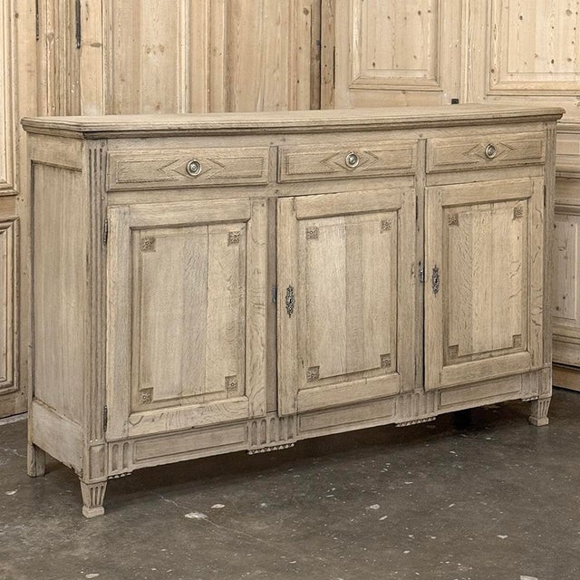 Rustic European 18th Century French Louis XVI Period Stripped Oak Buffet For Sale - Image 3 of 18