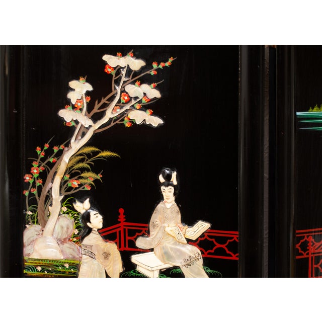 Chinoiserie C. 1920-1940s Chinoiserie Inlaid Coromandel Screen For Sale - Image 3 of 18
