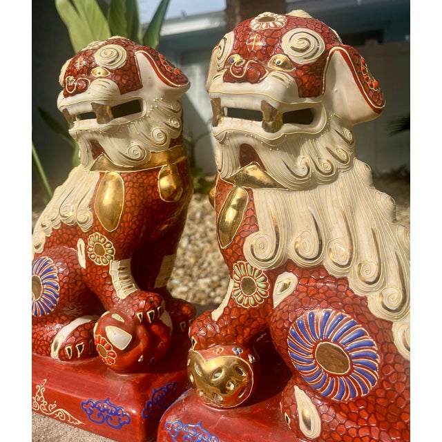 Pair of Vintage Japanese Kutani Porcelain Foo Dog Statues For Sale - Image 4 of 12