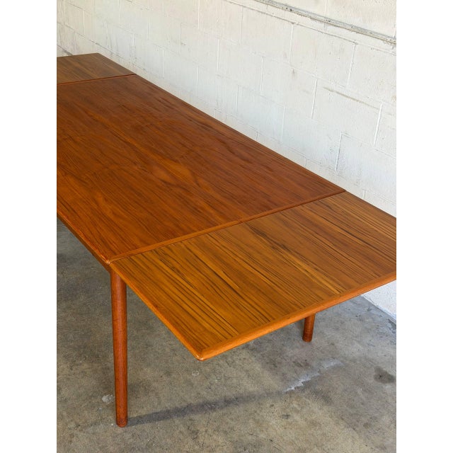 Am Teak Extendable Dining Table With Two Pull-Out Leaves Danish Mid-Century Modern 1960s For Sale In Los Angeles - Image 6 of 14