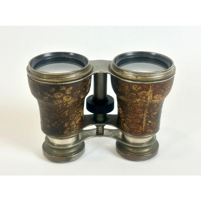 Early 20th Century Antique Leather and Brass Binoculars from Le Jockey Club Paris, 1900s For Sale - Image 5 of 10