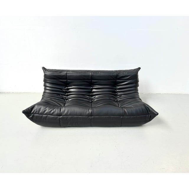 1970s French Togo Sofa in Thick Black Cow Leather attributed to Michel Ducaroy for Ligne Roset, 1970s For Sale - Image 5 of 13