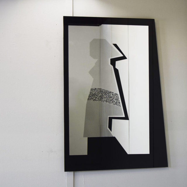 1980s Italian Postmodern Screen-Printed Black Glass Mirror, 1980s For Sale - Image 5 of 10