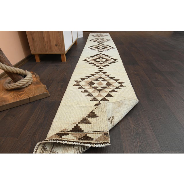 Traditional 1970s Vintage Turkish Handmade Wool & Cotton Beige Runner Rug For Sale - Image 3 of 11