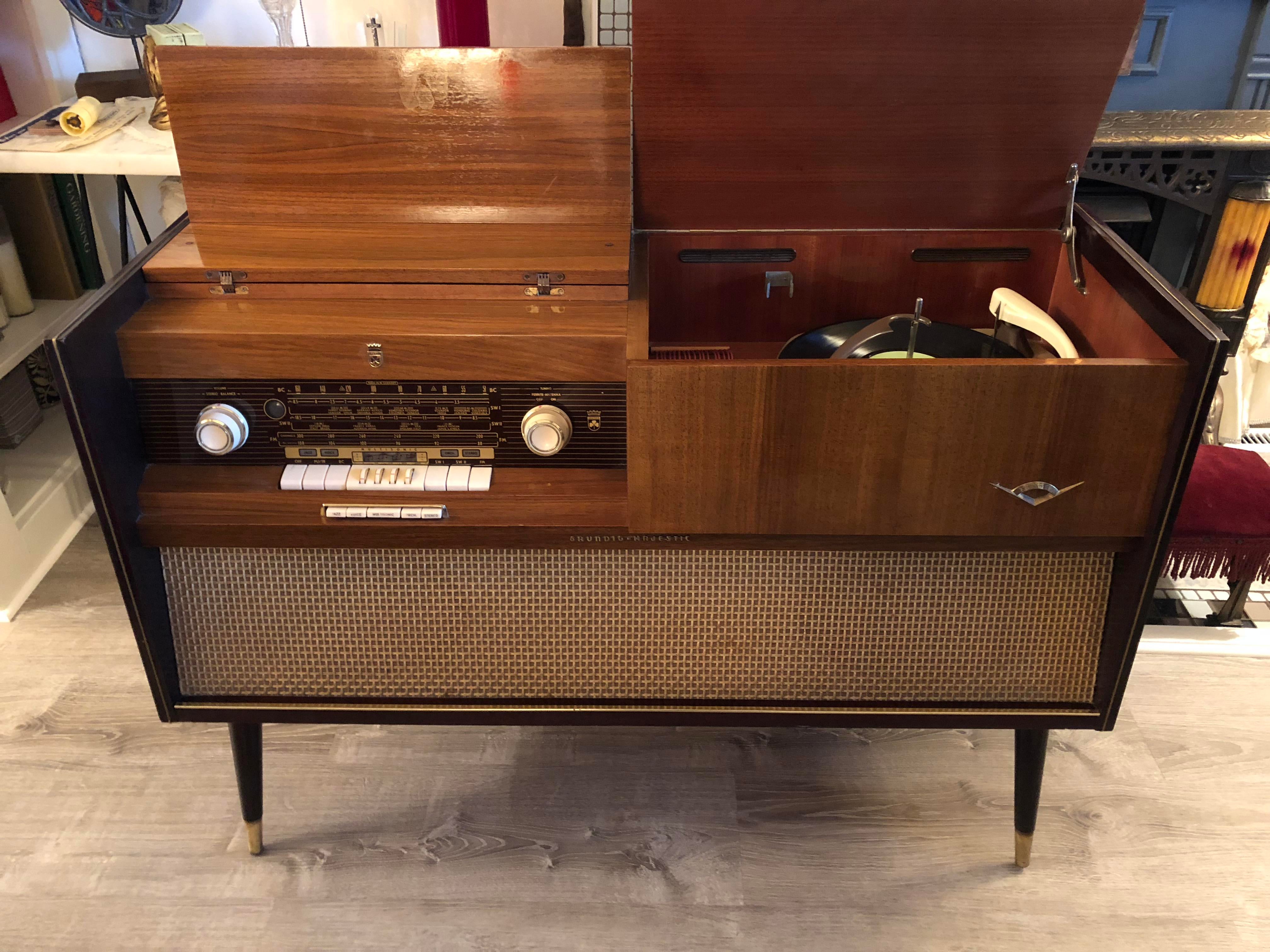 grundig majestic speakers