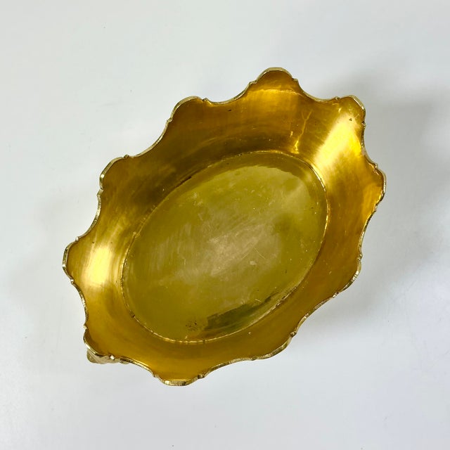 1980s Vintage English Hollywood Regency Art Deco Brass Oval Crown Catchall, After Mottahedeh, Bear Handles. For Sale - Image 10 of 11