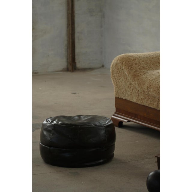 Vintage French Black Leather Pouf with Slouchy Form, 1960s For Sale - Image 13 of 18