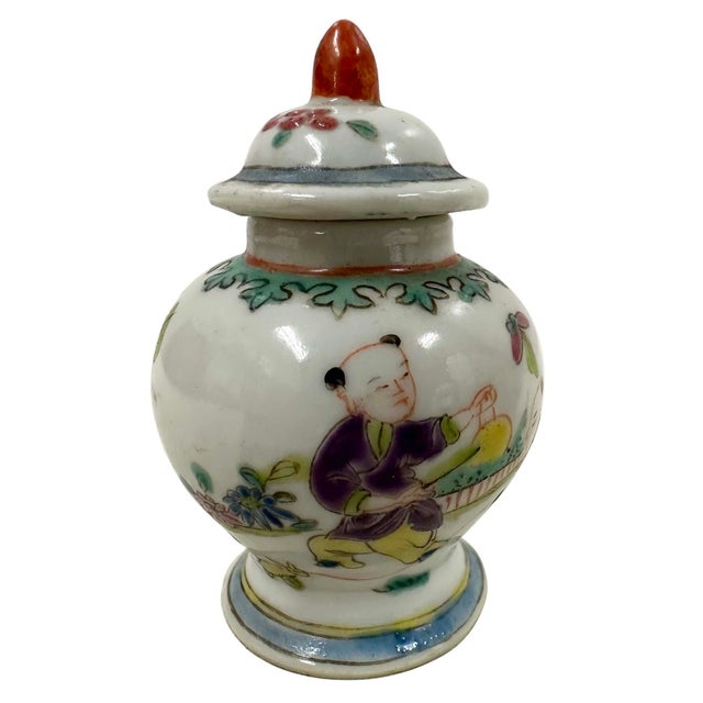 Early 20th Century Early 20th Century Chinese Hand Painted Porcelain Ginger Jar - A Pair For Sale - Image 5 of 12