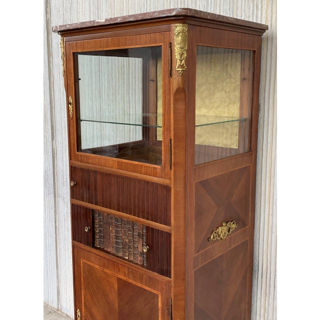 French Late 20th Century Louis XVI Period Mounted Cabinet Vitrine For Sale In Miami - Image 6 of 10