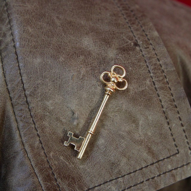 Vintage 14k Gold Tiffany & Co. Key Brooch For Sale - Image 9 of 10