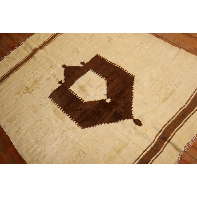 Mid-Century Modern Vintage Ivory and Brown Turkish Mohair Rug - 5'2" x 6'3" For Sale - Image 3 of 7