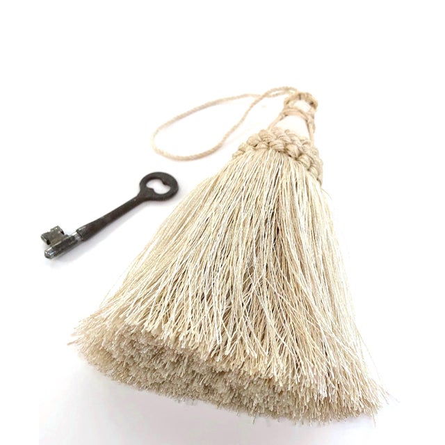 Key Tassel in Cream Color With Looped Ruche Trim For Sale In New York - Image 6 of 12