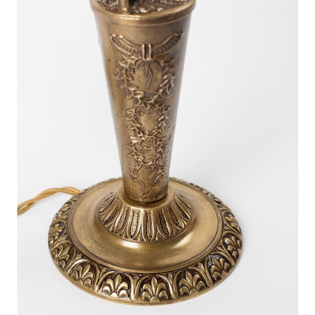 1960s Italian Neoclassical Brass Lamp With Cherubs & Opaline Globe – Expertly Restored For Sale - Image 4 of 10
