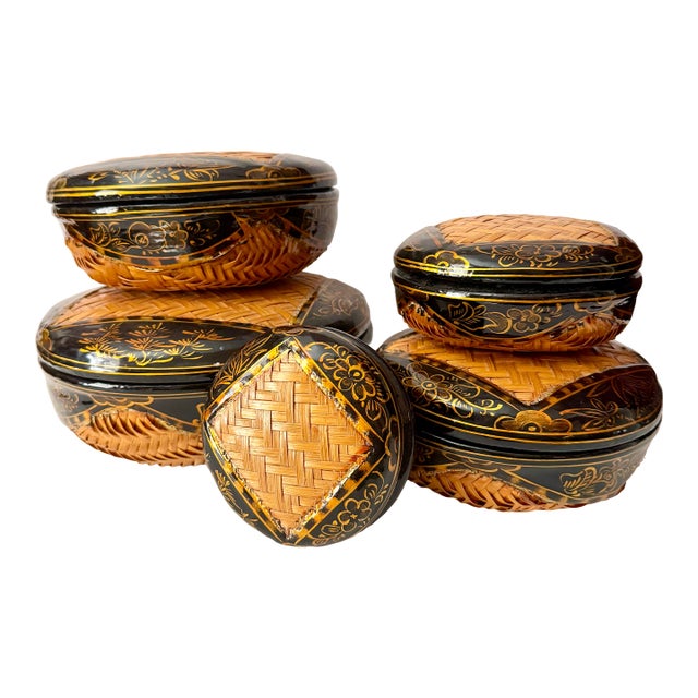 Mid 20th Century Chinese Lacquered Wicker Nesting Basket Set- Five Pieces For Sale