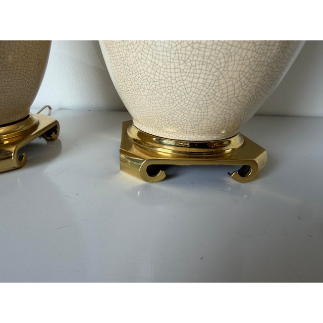 1980s Vintage Asian Style Cream Beige Crackle Glazed Ceramic & Brass Table Lamps – A Pair For Sale - Image 9 of 12