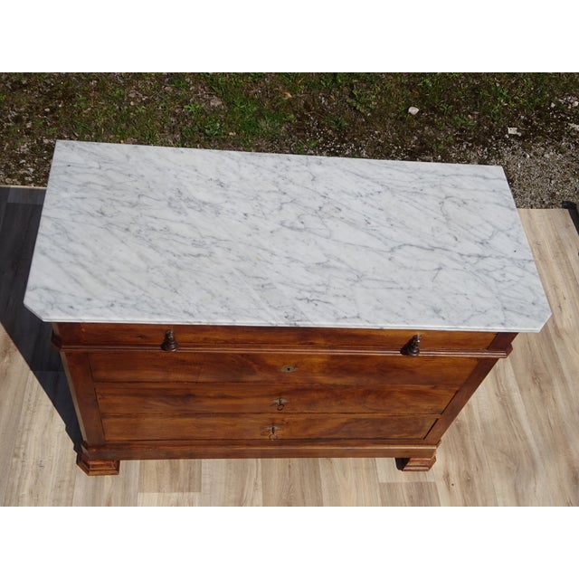 Louis Philippe Commode in Walnut and White Marble, 1850s For Sale - Image 18 of 18