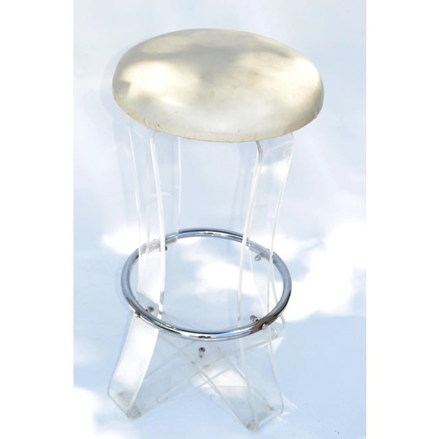 Mid-Century Modern Karmel Plastics Bar Stool with sculptural X Base. The round Fabric Seat needs to be restored. Makers...