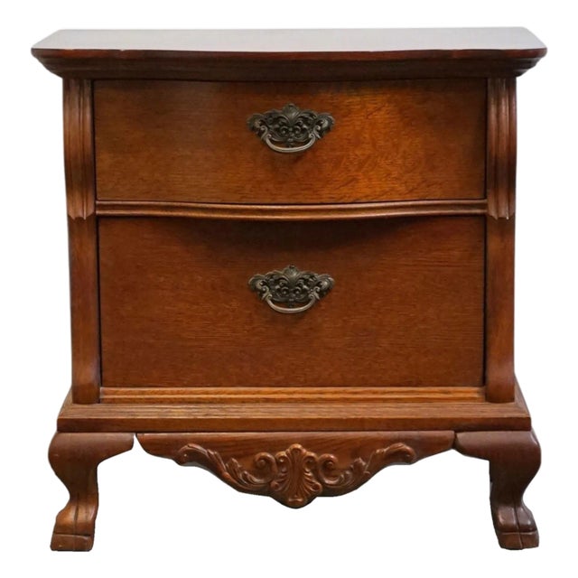 Late 20th Century Lexington Furniture Victorian Sampler Collection Quarter Sawn Oak 26" Commode Nightstand For Sale