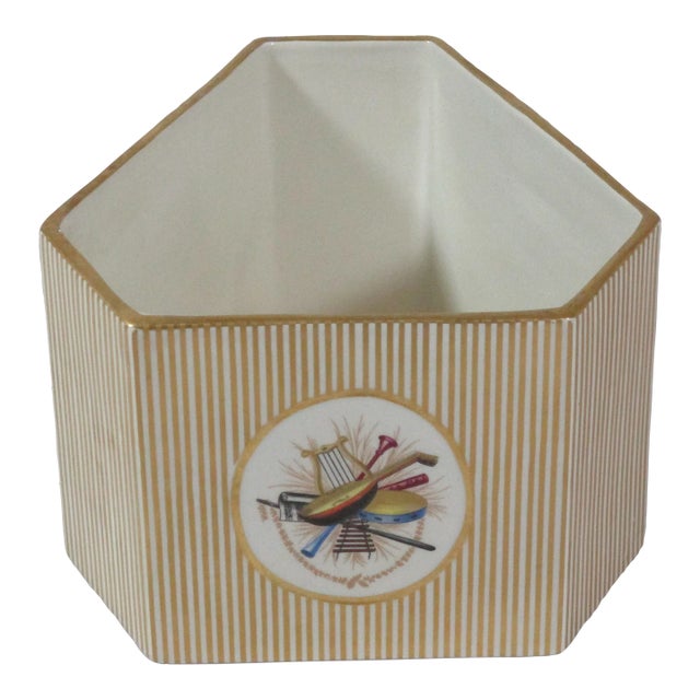 1970s Mottahedeh Designs Triangular Shaped Bowl, Made in Italy For Sale