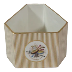 1970s Mottahedeh Designs Triangular Shaped Bowl, Made in Italy