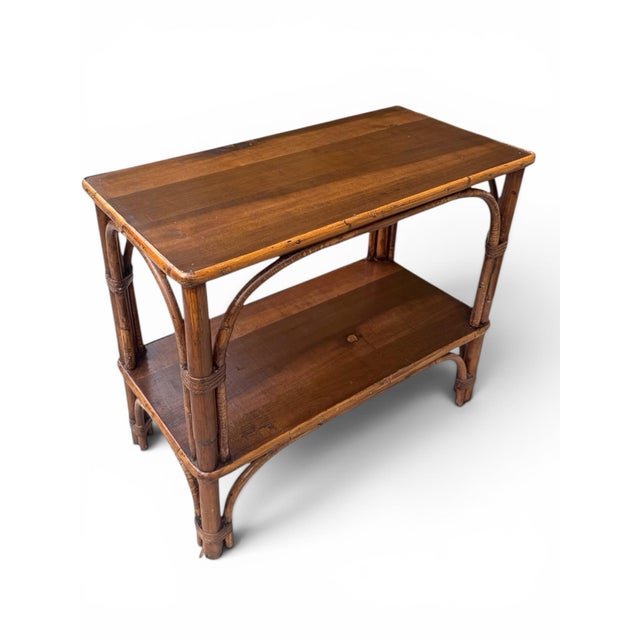 1970s Vintage Bamboo Two-Tier Side Table | Hollywood Regency Coastal Rattan Accent Table For Sale - Image 5 of 10