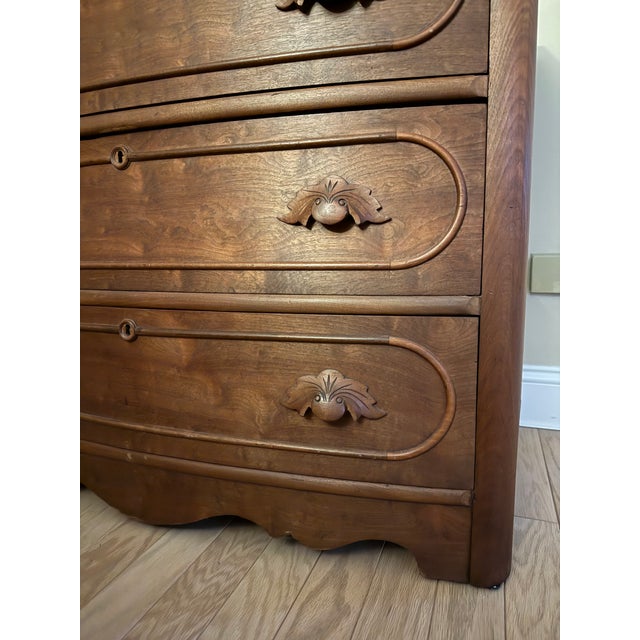 Late-19th-Century to Early-20th-Century Victorian/Eastlake-Style Marble-Top Dresser With an Attached Mirror For Sale - Image 4 of 8