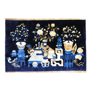 Vintage Chinese Rug. 5'x 8'